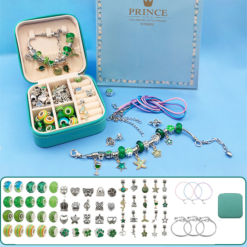 Christmas Gift Box Series Charm Bracelet Diy Making Kit, Creative Children DIY Bracelet Jewelry, Bead Jewelry Making Kit Birthday Gift, Female Christmas Family Gift for Friends